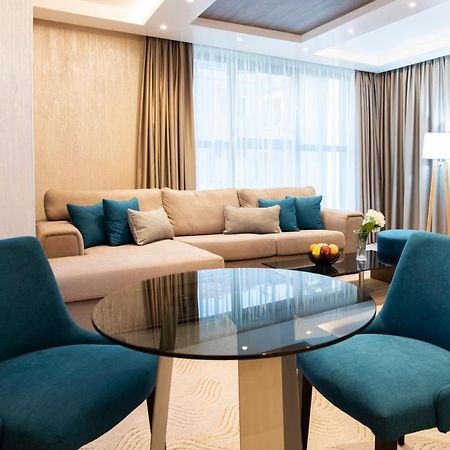 Family Hotel Business Club Sjumen Eksteriør bilde