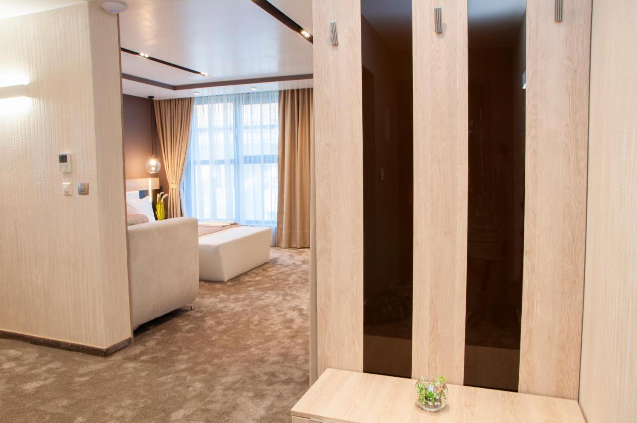 Family Hotel Business Club Sjumen Eksteriør bilde