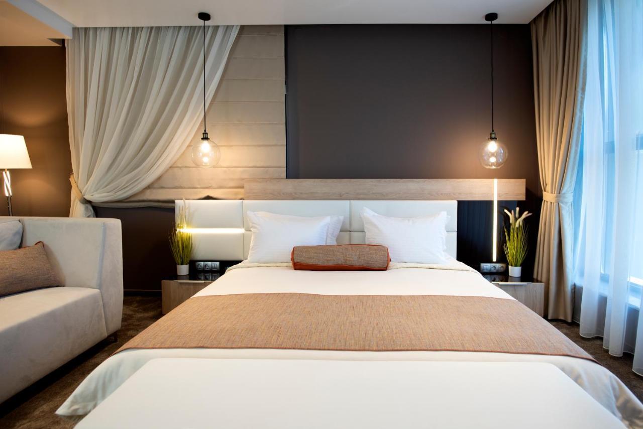 Family Hotel Business Club Sjumen Eksteriør bilde