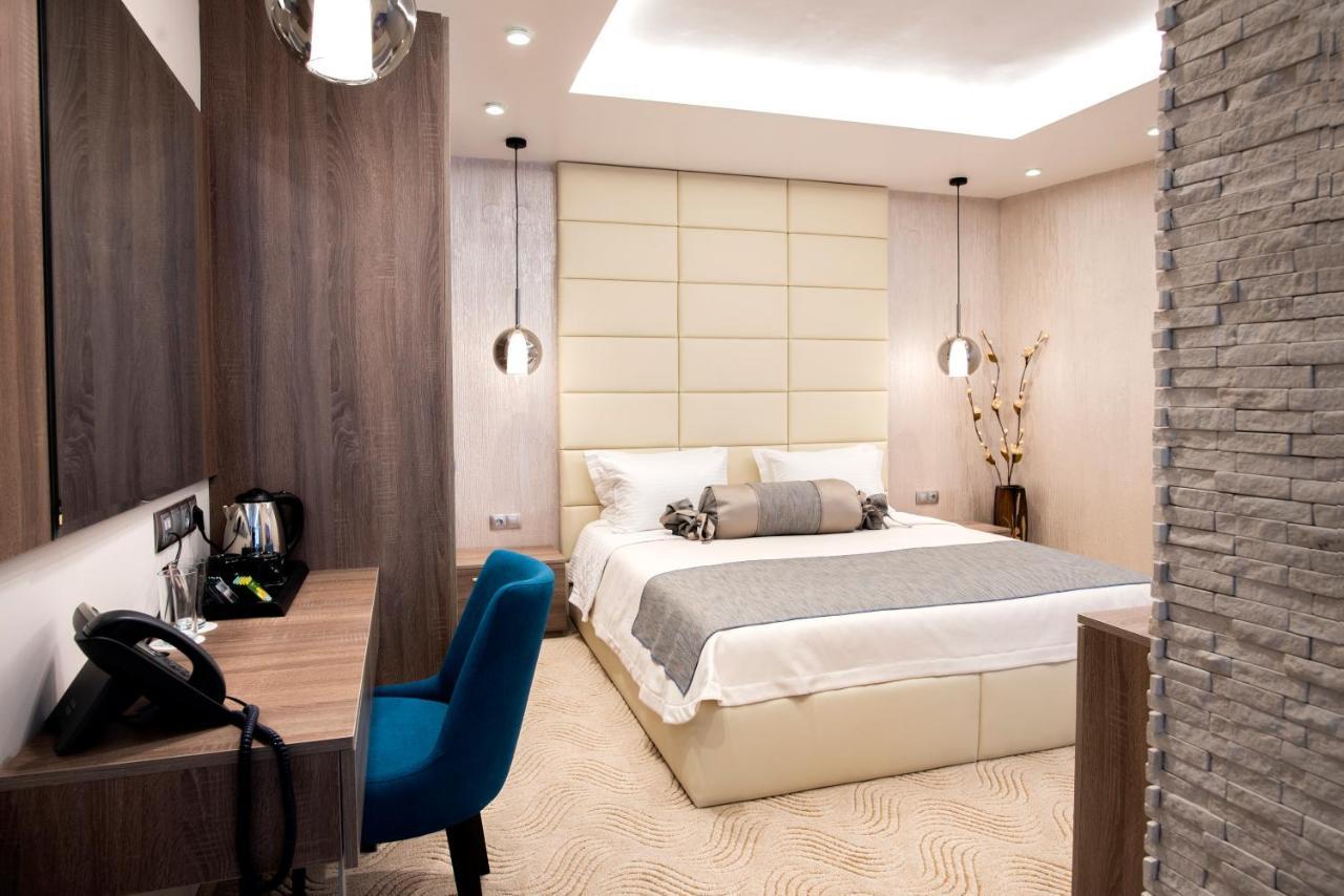 Family Hotel Business Club Sjumen Eksteriør bilde