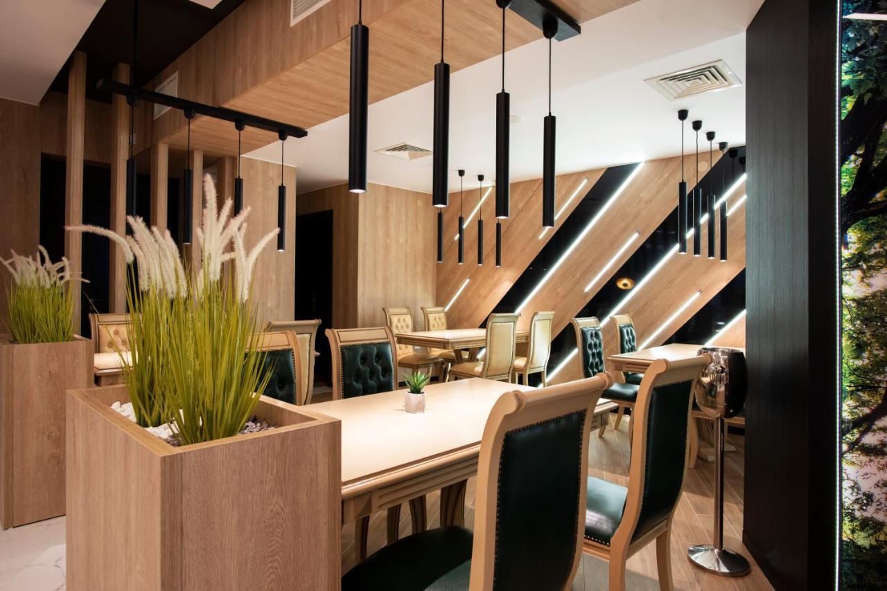Family Hotel Business Club Sjumen Eksteriør bilde
